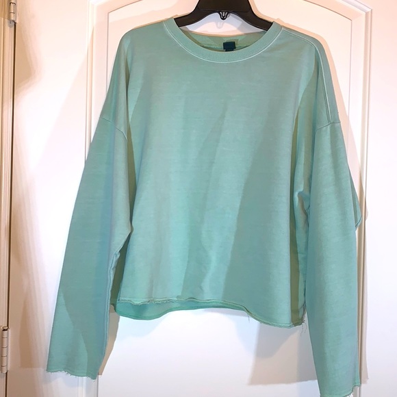Long sleeve soft green crop top sweatshirt - Sz M